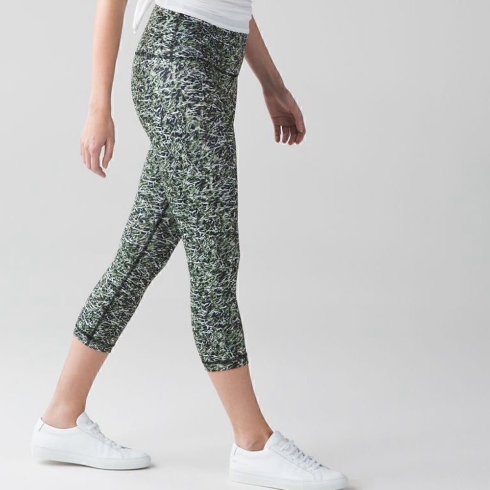 Lululemon x SoulCycle High-rise Wunder Under Crop Leggings Full-On Luxtreme - 6